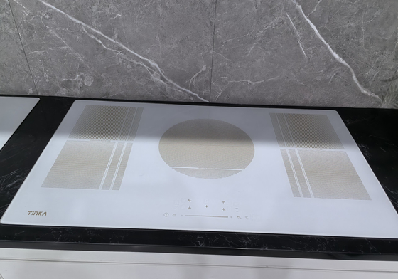สีดํา สีขาว ภายในไฟฟ้า Cooktop กระจกเซรามิก / Borosilicate Glass Top